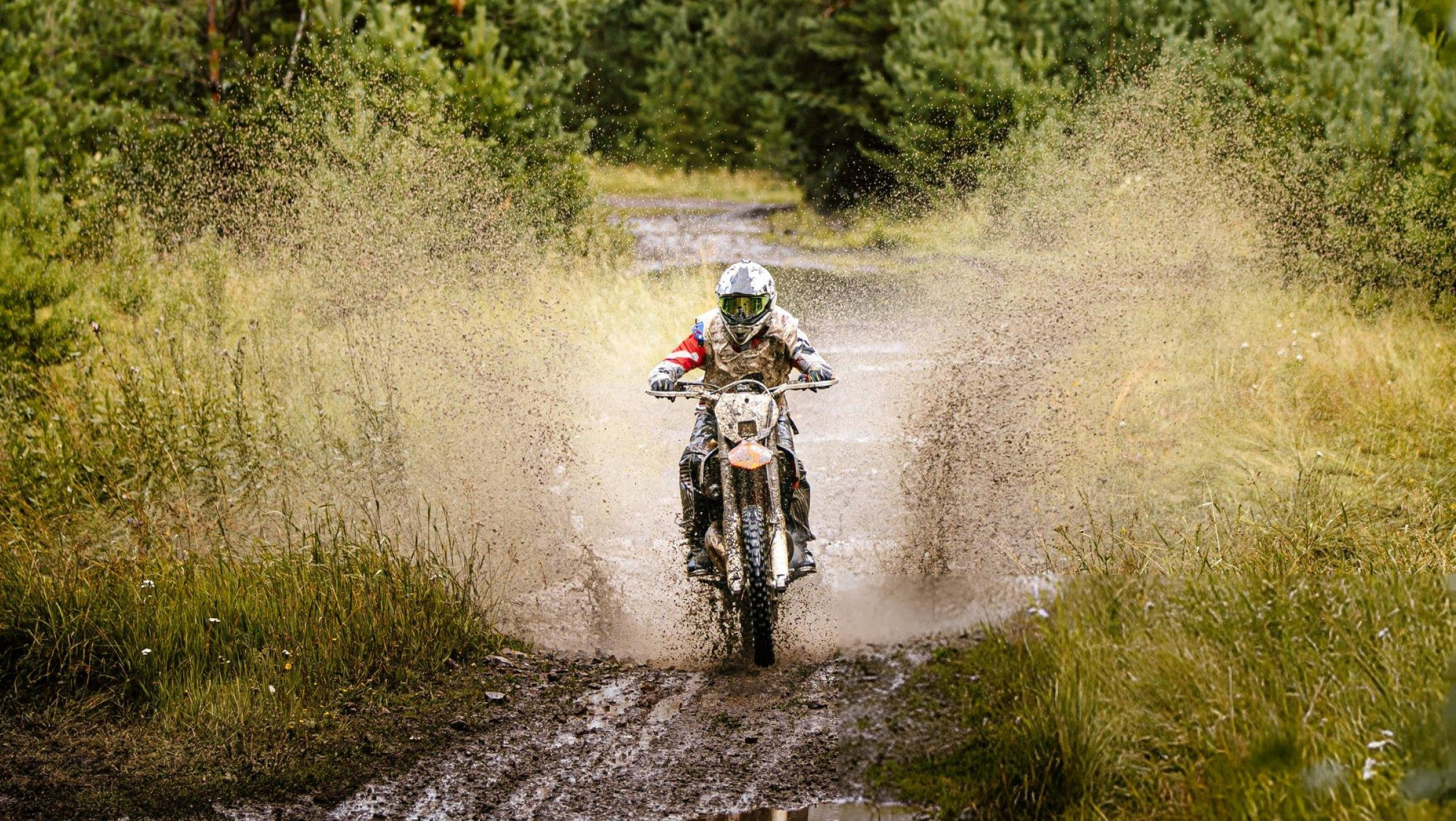 dirt-bike-mud-riding-hero-splash